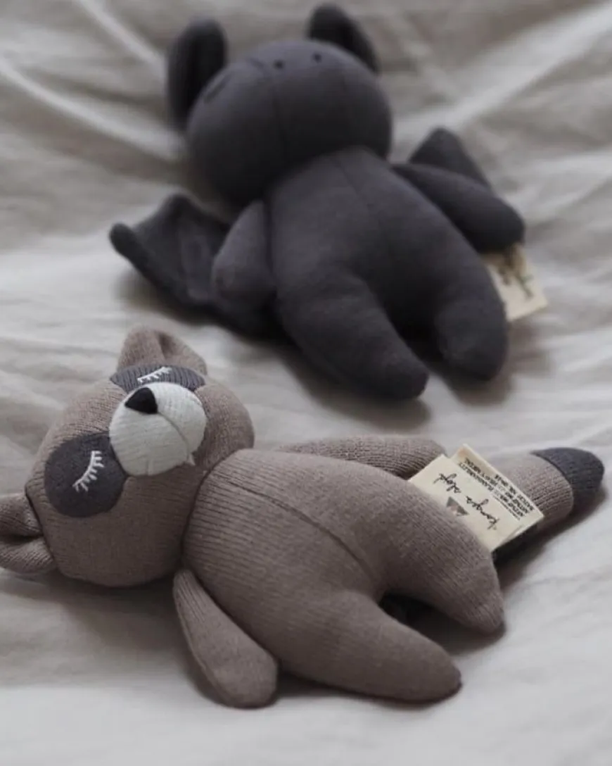 Rammelaar Mini Racoon Brown - Konges Slojd