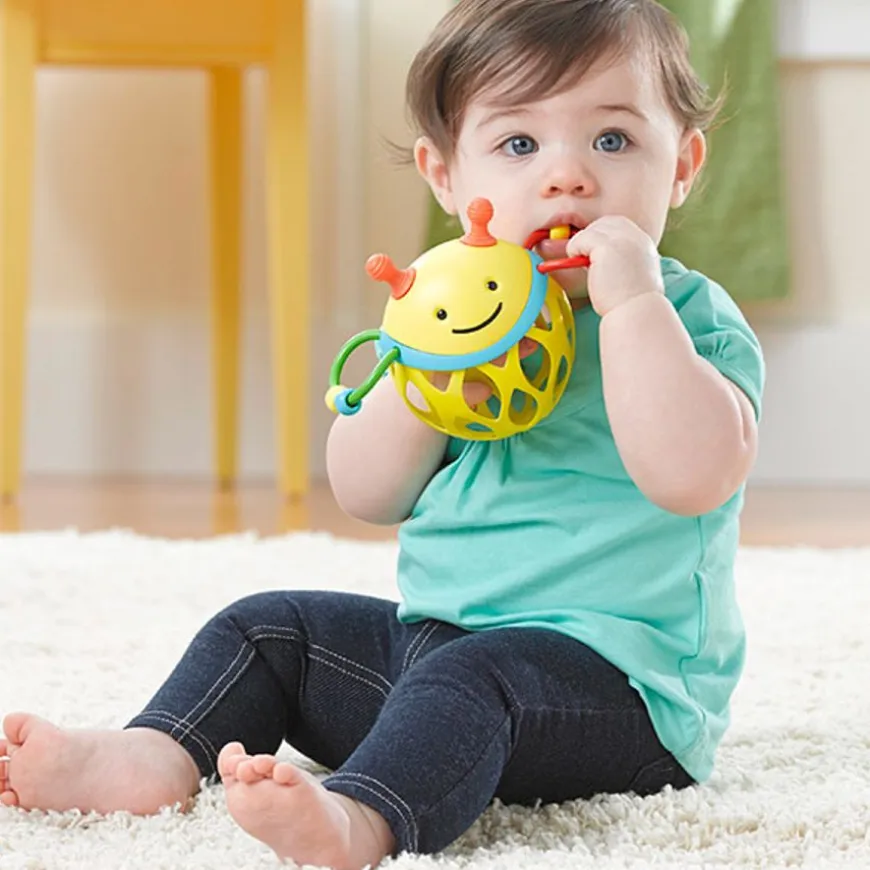 Skip Hop Rammelaar Roll Around Rattle Bij
